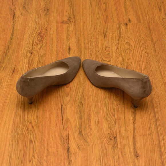 CALVIN KLEIN BROWN SUEDE KITTEN HEELS - Picture 5 of 6